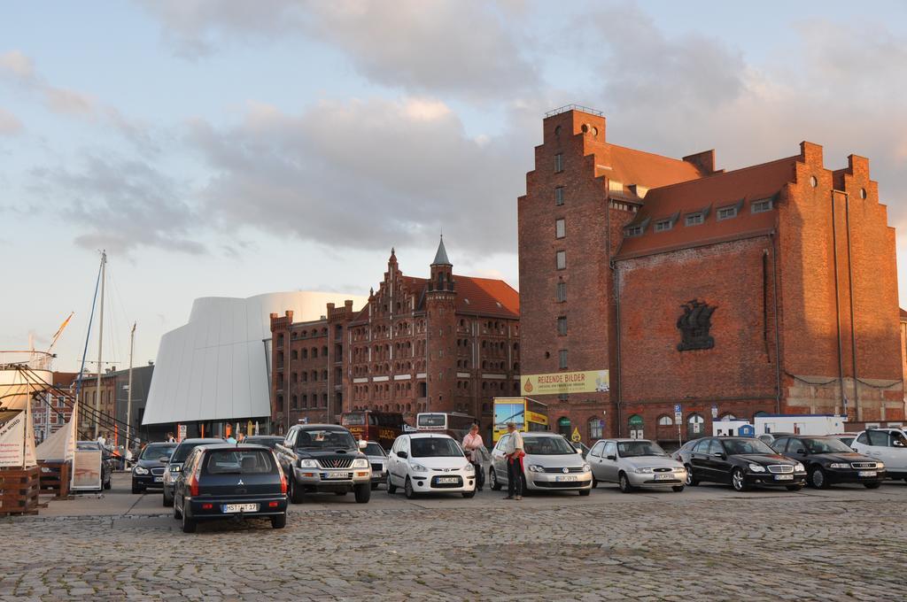 Backsteinspeicher ชตราลซุนด์ ภายนอก รูปภาพ